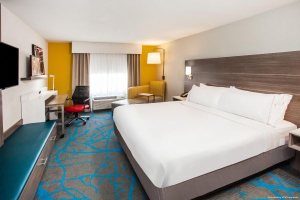 Holiday Inn Express & Suites LITCHFIELD WEST (Litchfield)